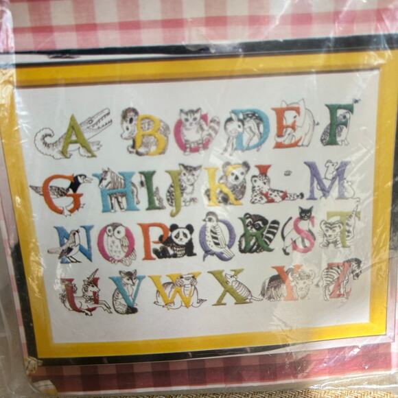 Columbia Minerva Creative Crewel ABC Picture Kit Erica Wilson 18x14 NIP - Picture 2 of 4